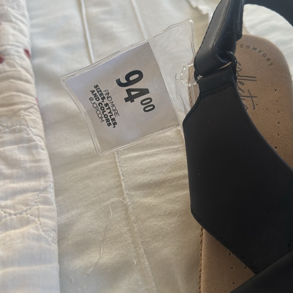 Size 8 collection by Clark’s black leathered new with tags wedged sandals - Picture 4 of 4